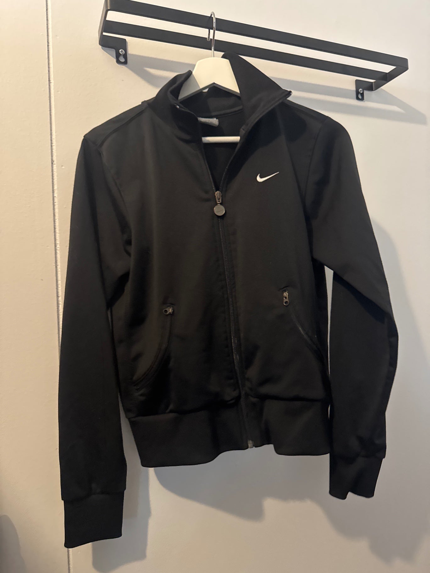 M vintage nike svört peysa rennd