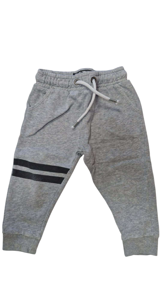 Next gráar með röndum 86