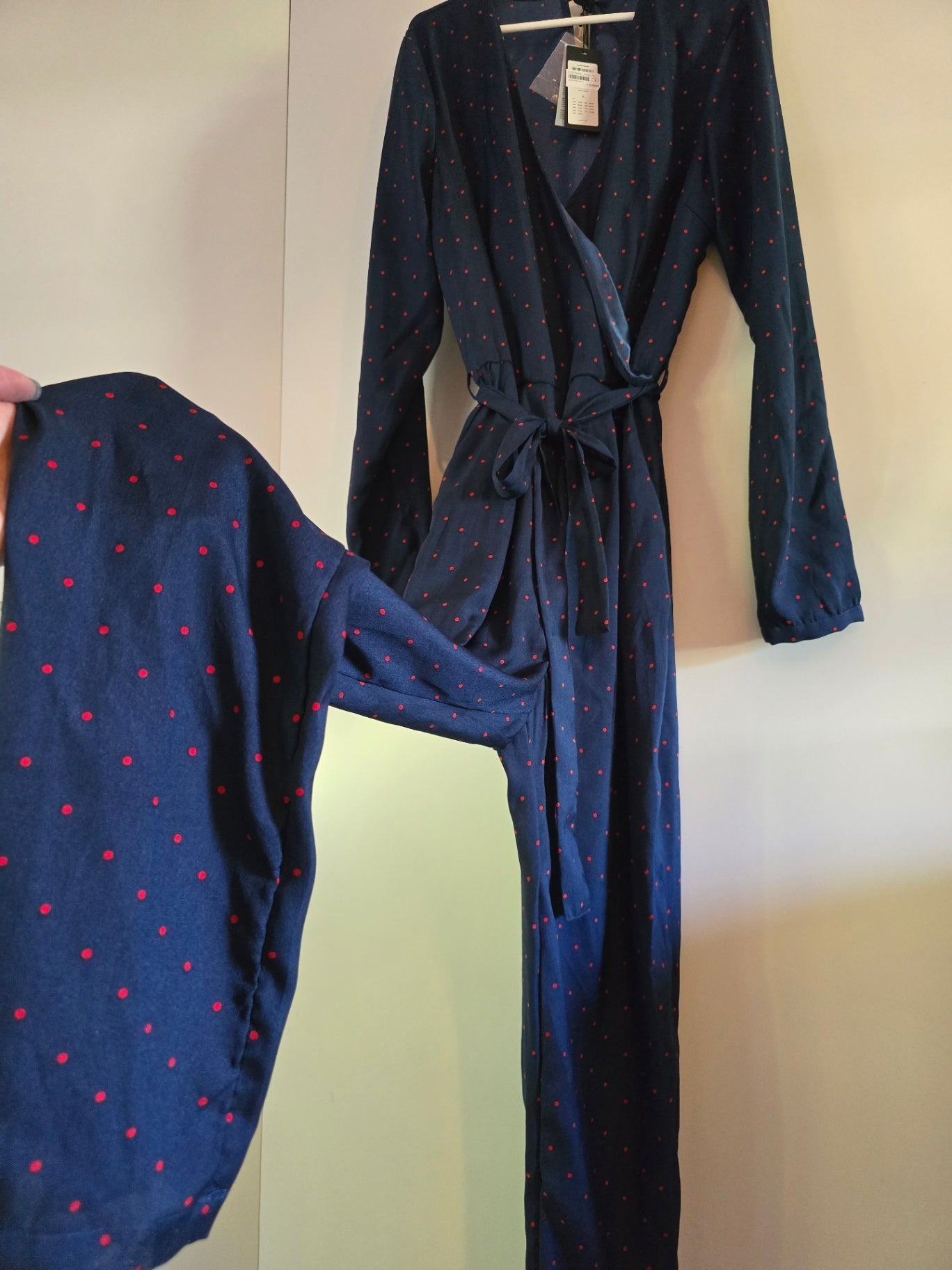 L- samfestingur ónotaður frá Vera Moda. Ekki teygjuefni. Mjög síður.