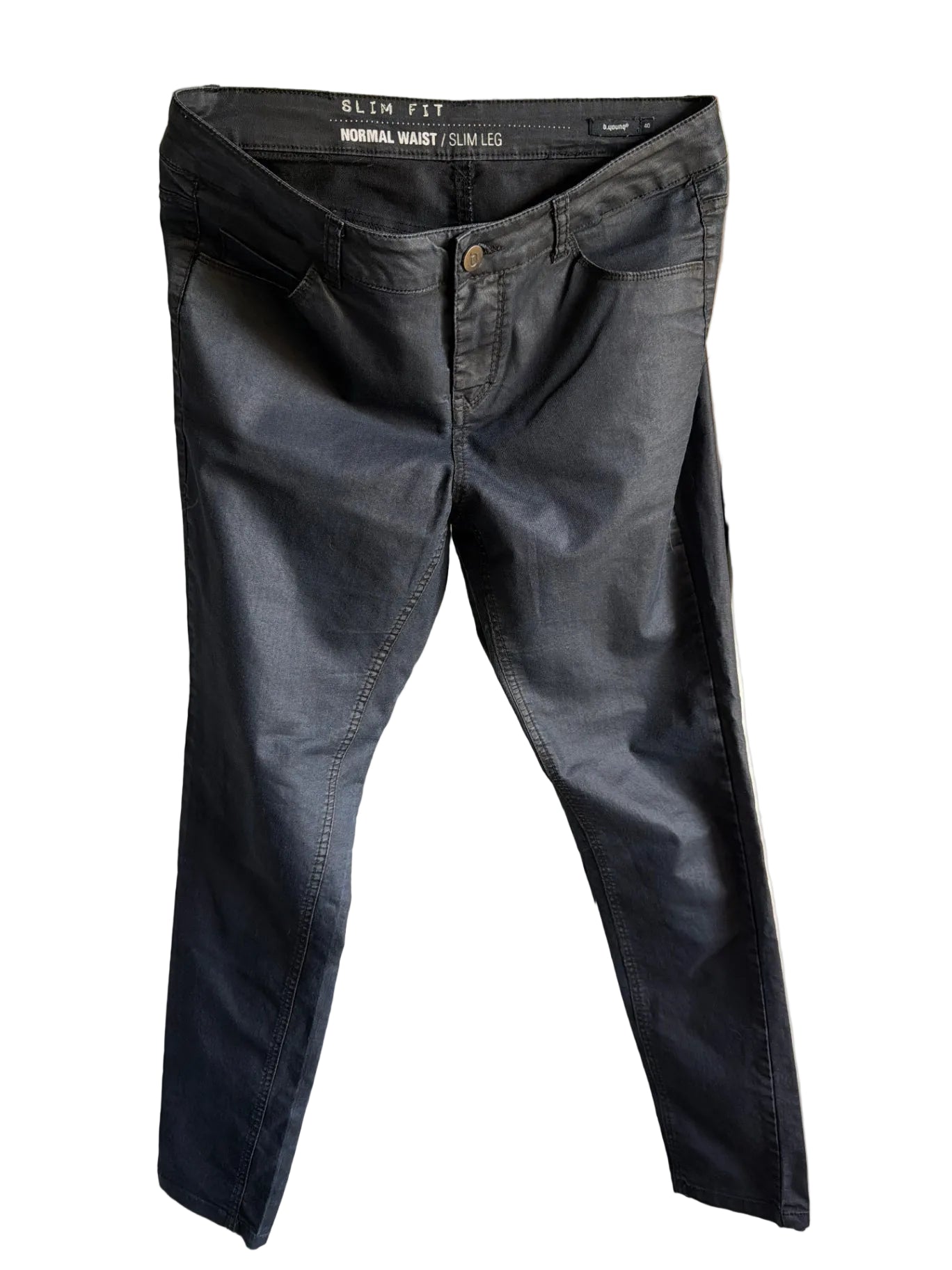 B. Young dark blue pants M