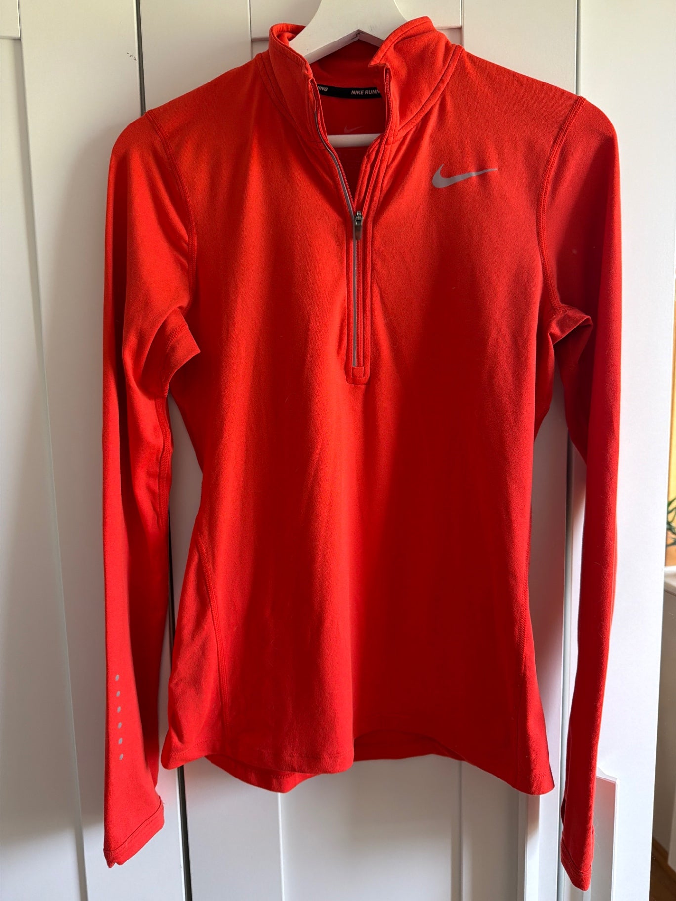 Nike running shirt red S
