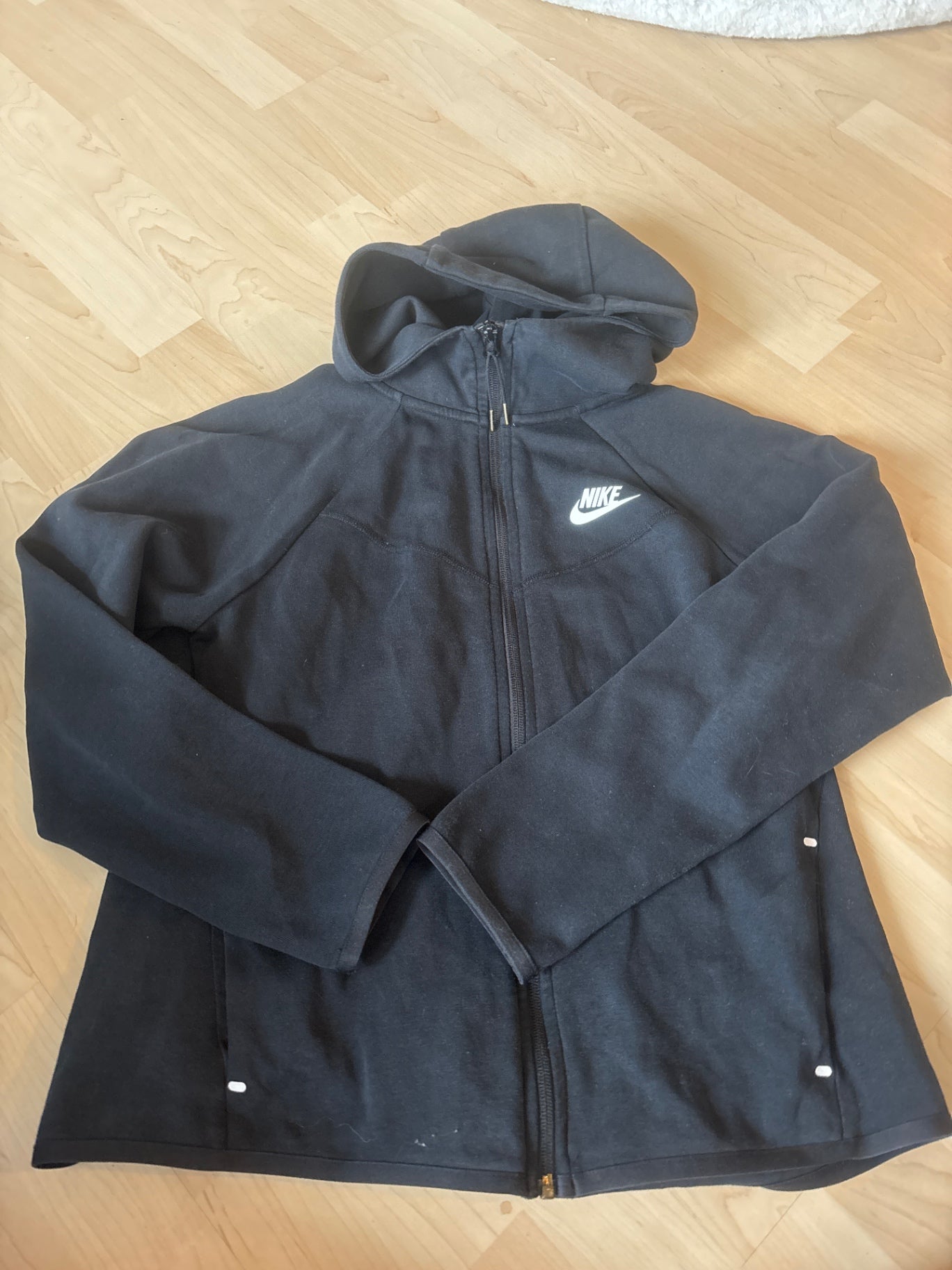 Nike peysa konu M