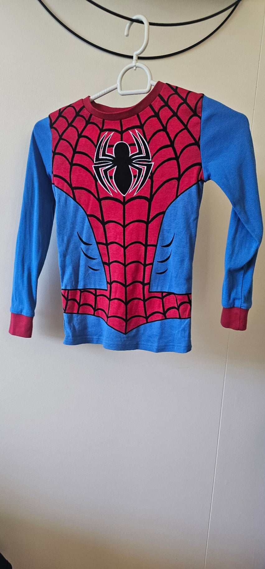 122-128 - HM - Spiderman Náttföt