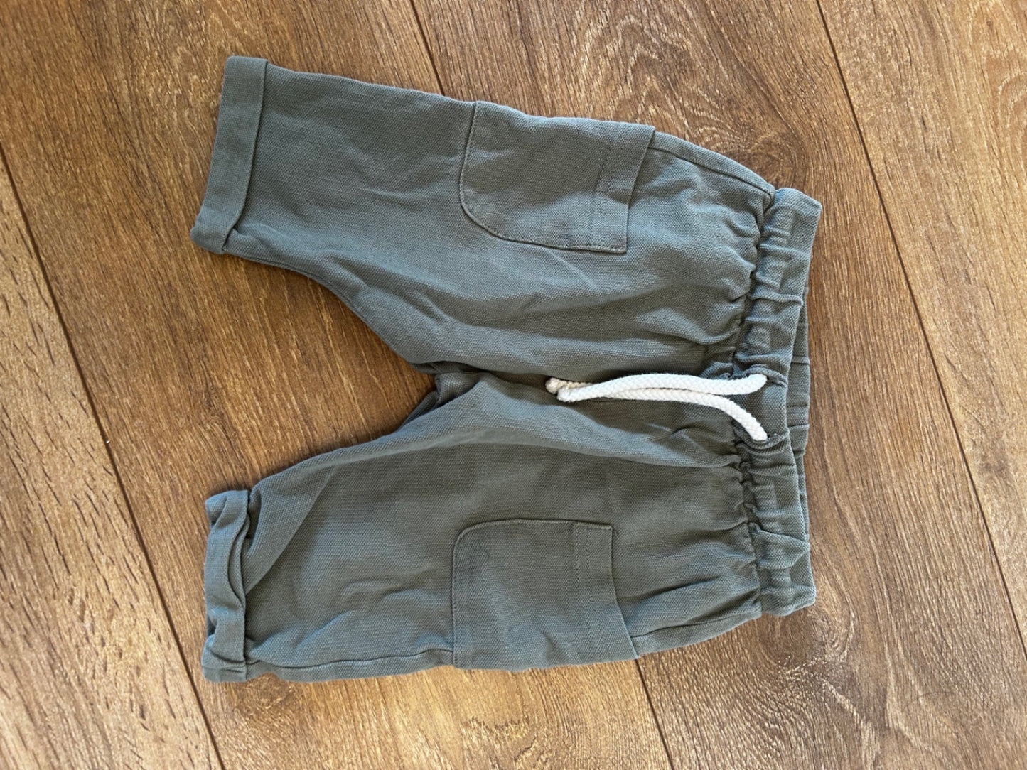 Kvartbuxur grænar st.68