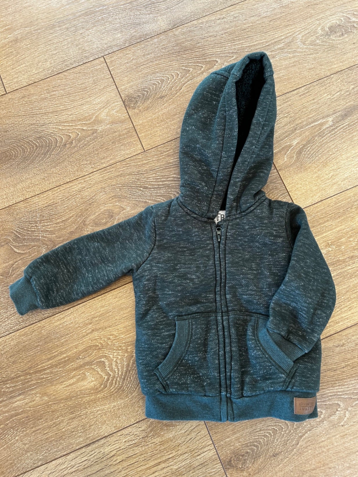 Hettupeysa græn/loðfóðruð st.6-9m