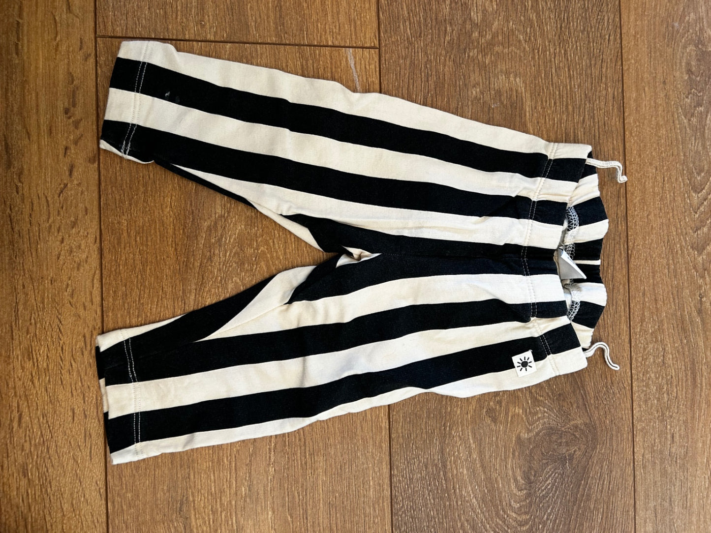 Leggings svart/hvítt röndótt st.68