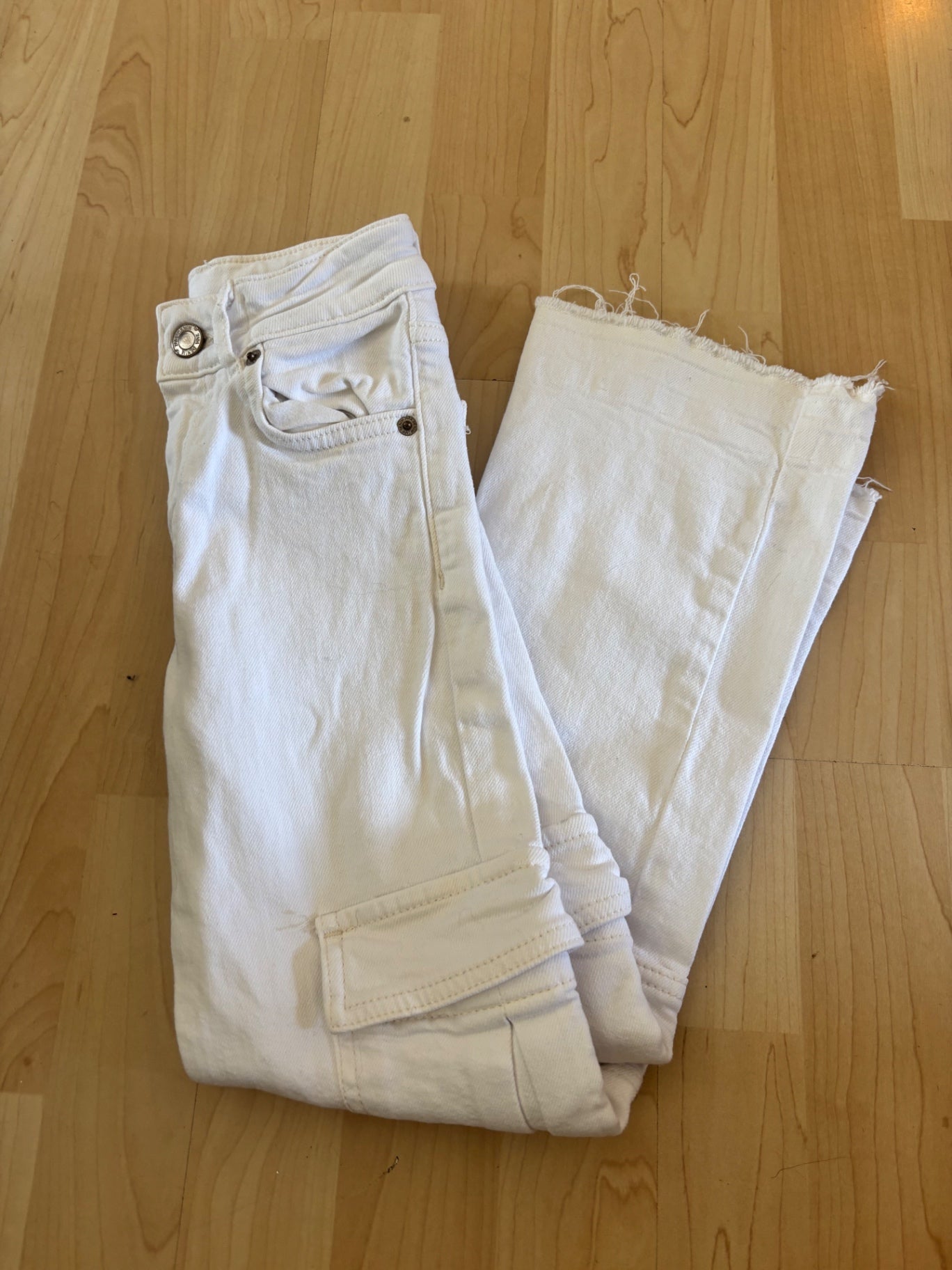 Zara hvítar buxur 122