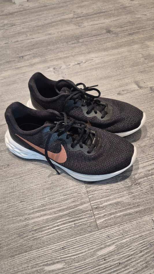 40.5 Nike skór