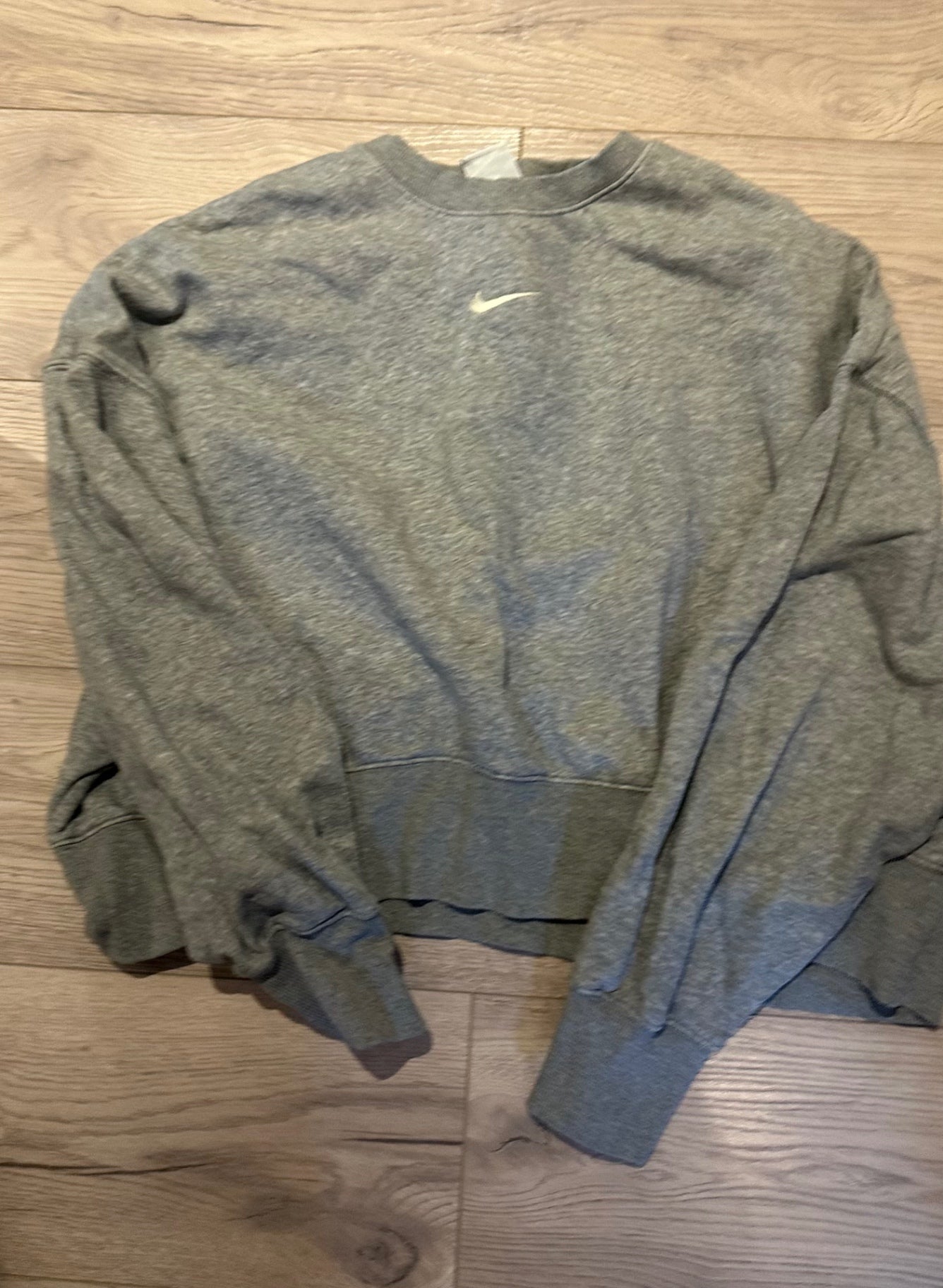 Nike oversized peysa stutt í st:L