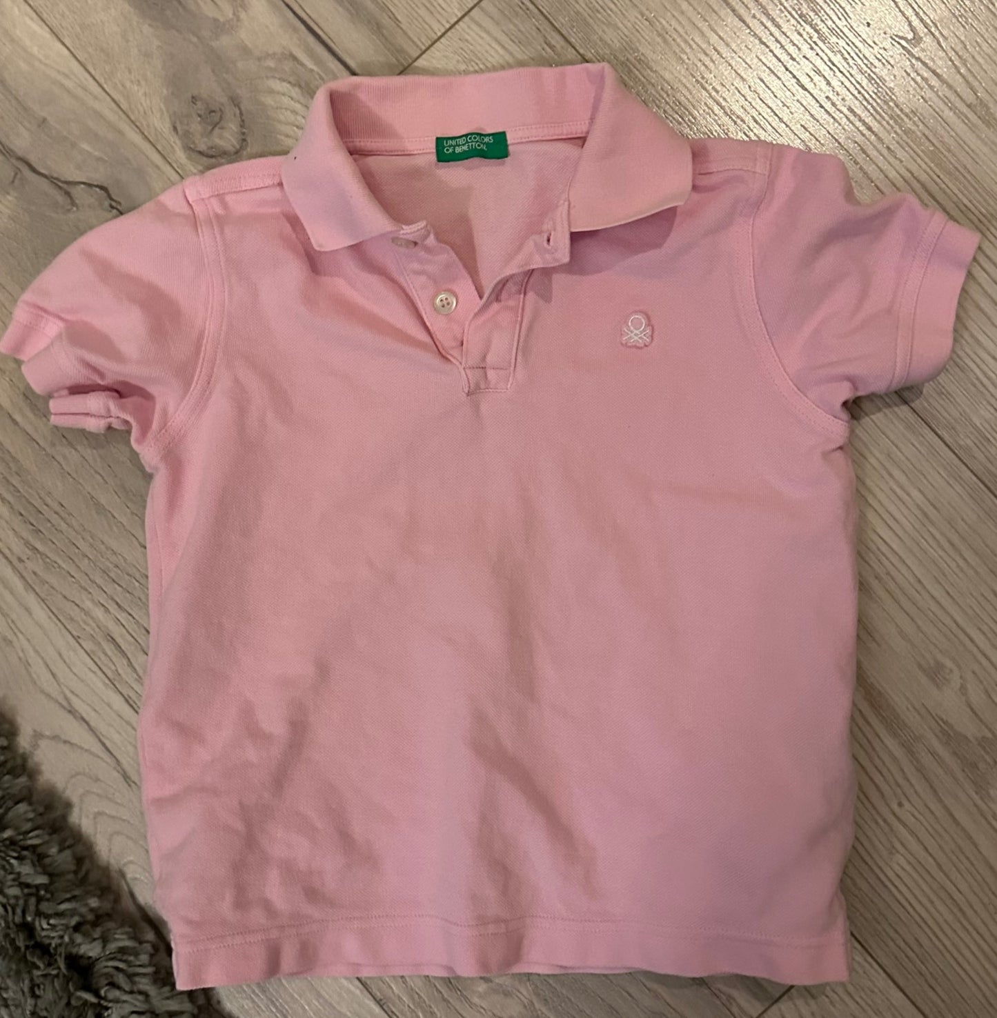 Benetton polo bolur bleikur st: 6-7ára
