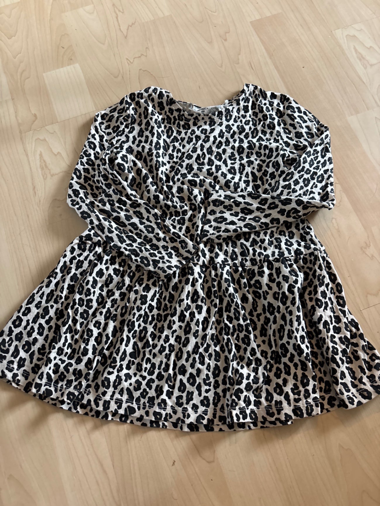 Lindex hlébarða kjoll 122