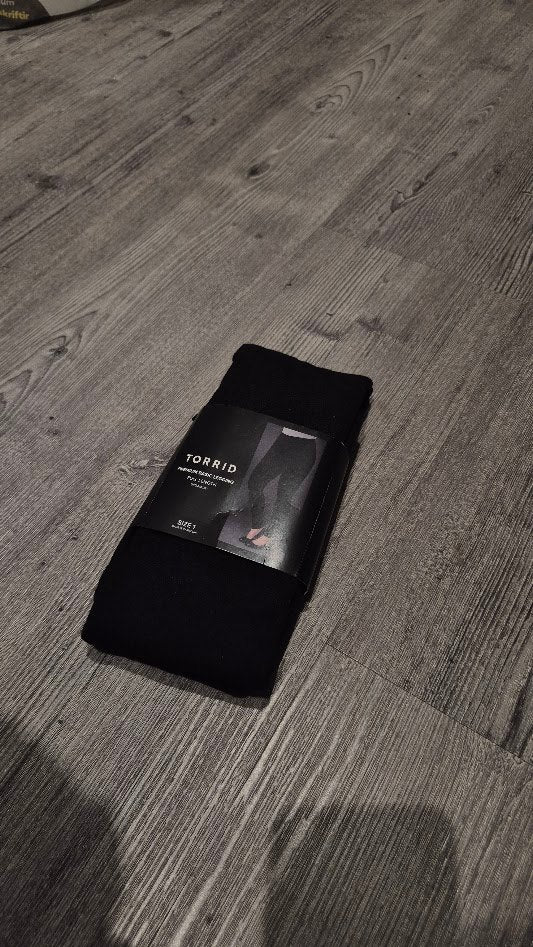 1 Torrid Leggings ónotaðar
