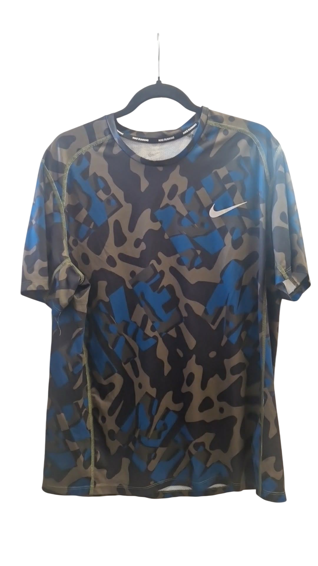 Nike drifit bolur XL