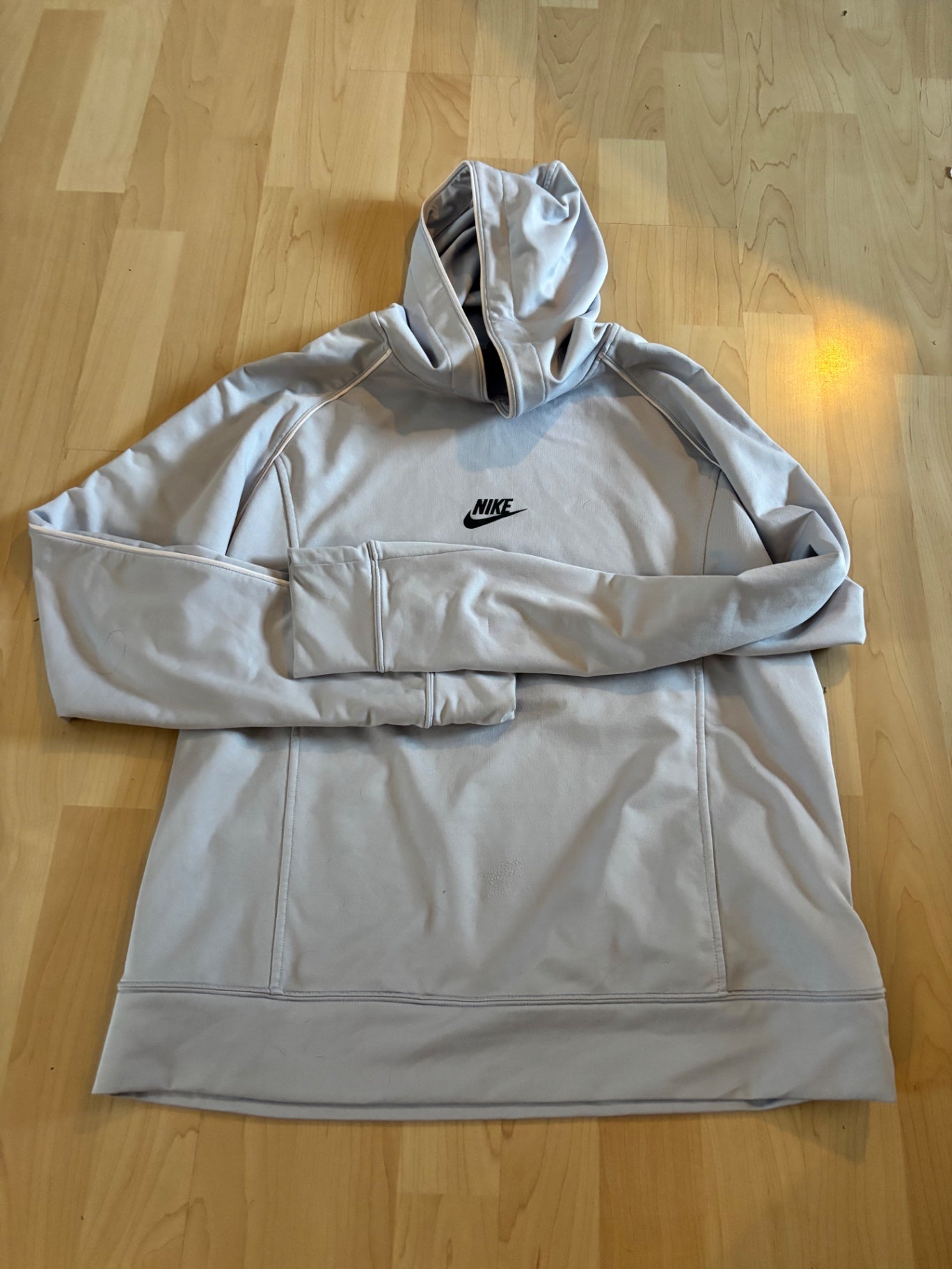Nike peysa hettu 12-14 ára