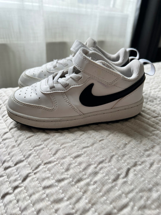 27 Nike skór