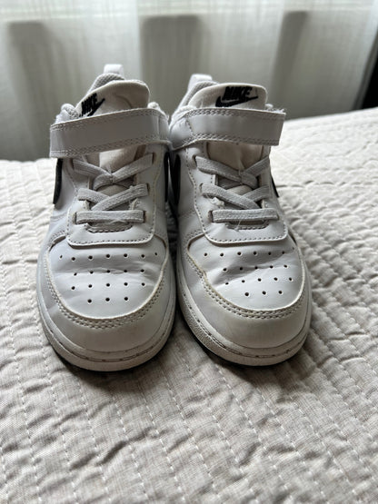 27 Nike skór