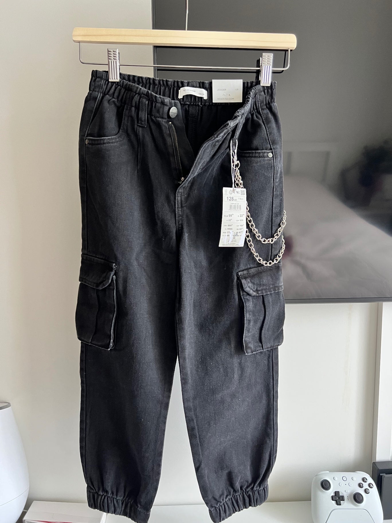 Reserved joggers 
