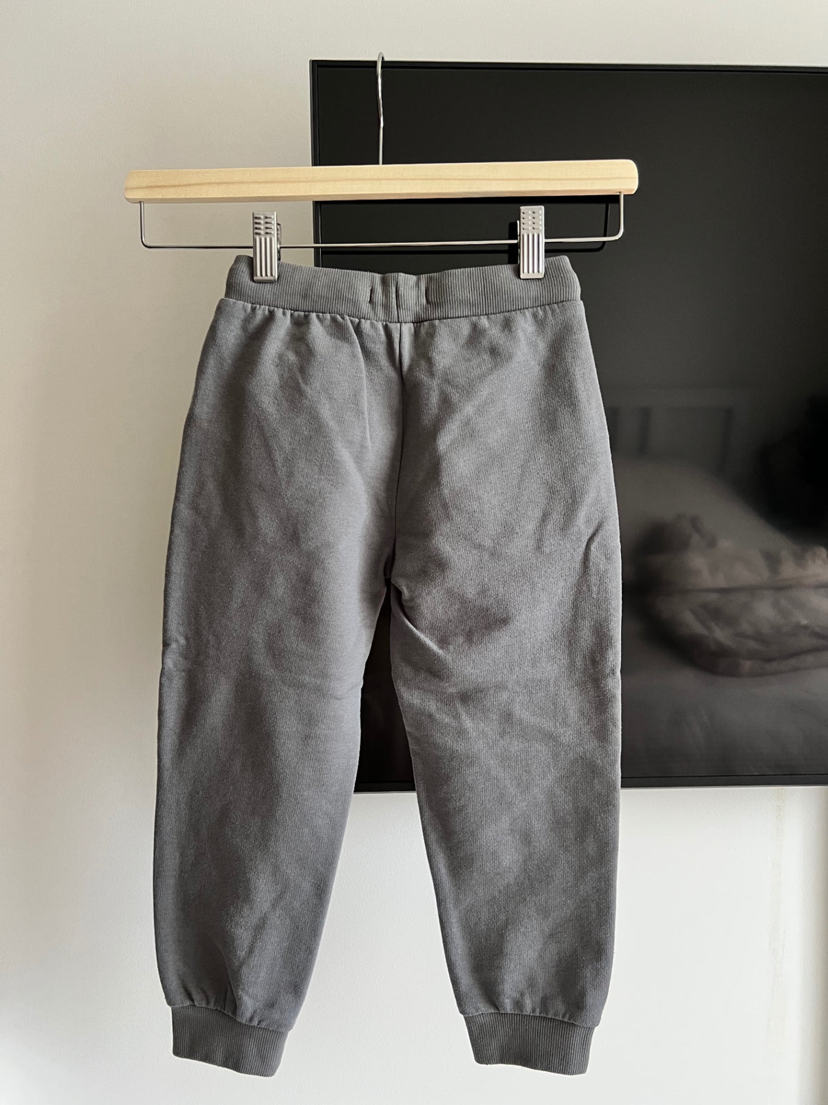 110 joggers grey