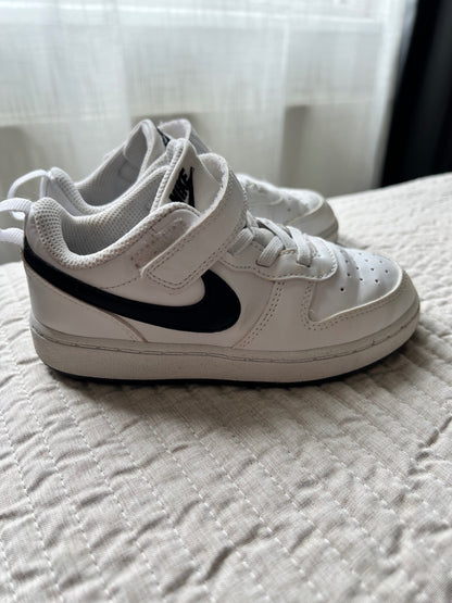 27 Nike skór