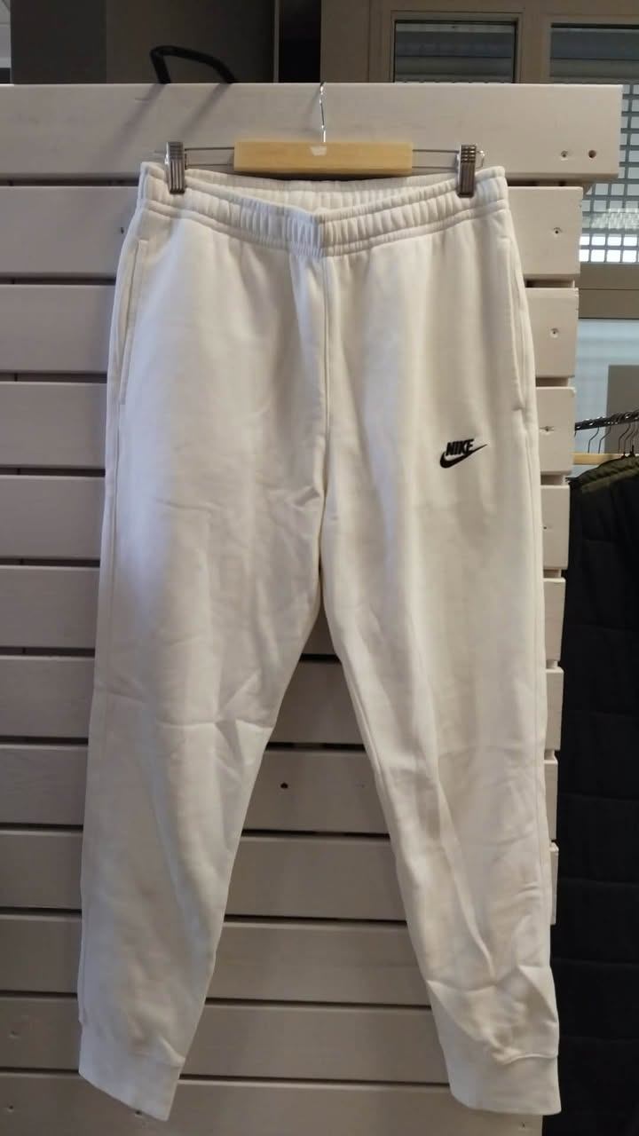 Nike buxurM
