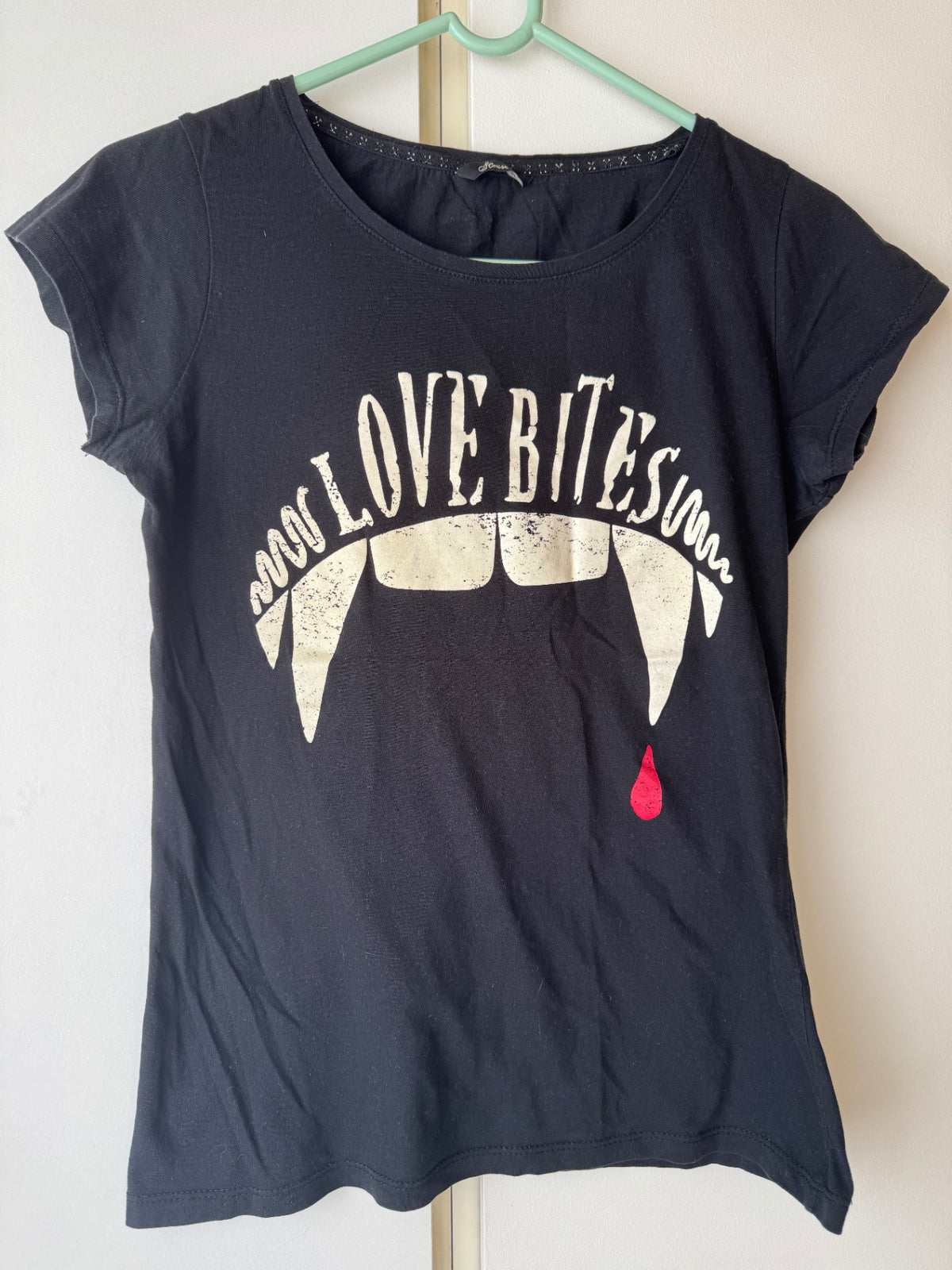 Love bites S