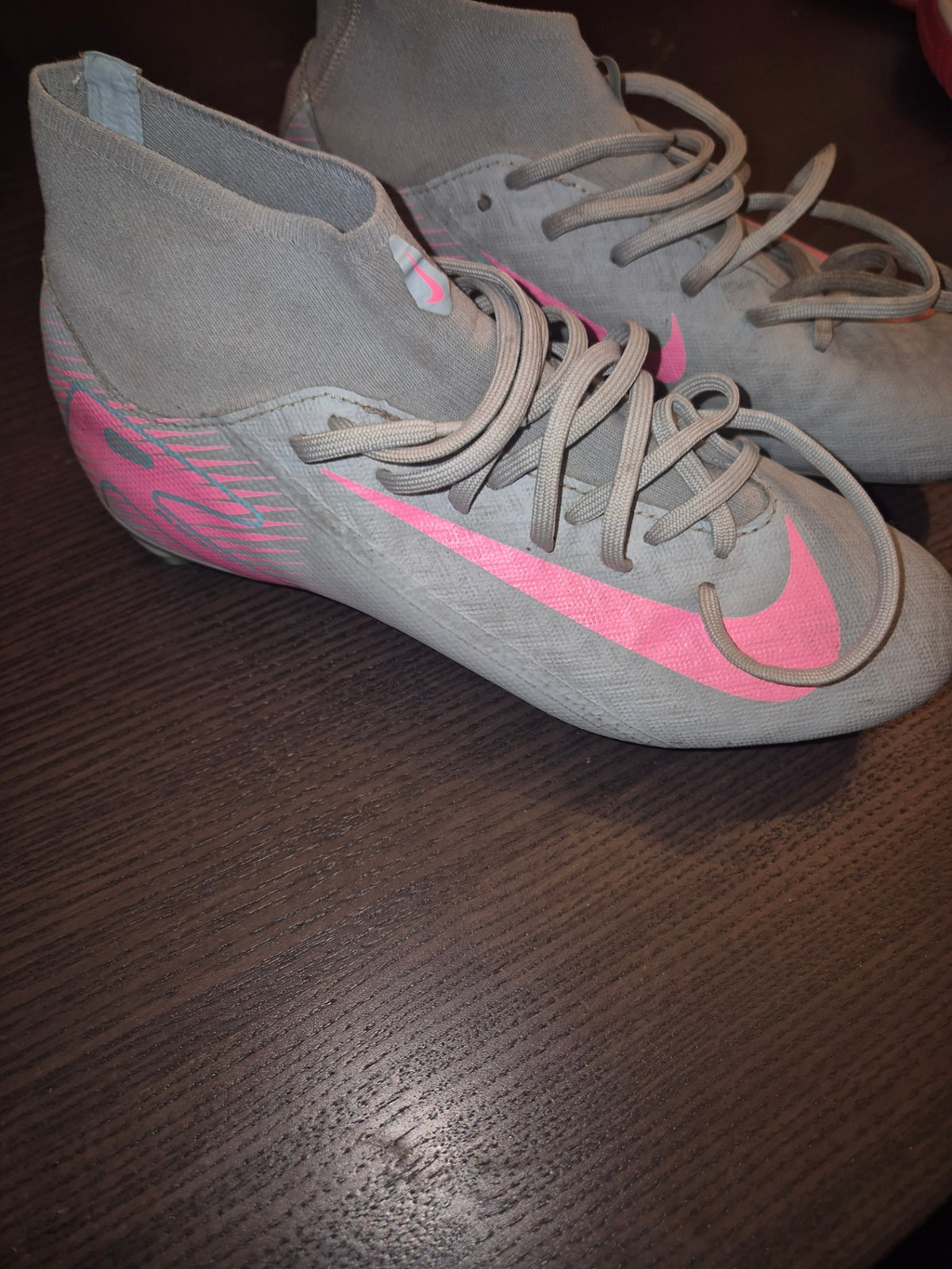 Nike takkaskór 38