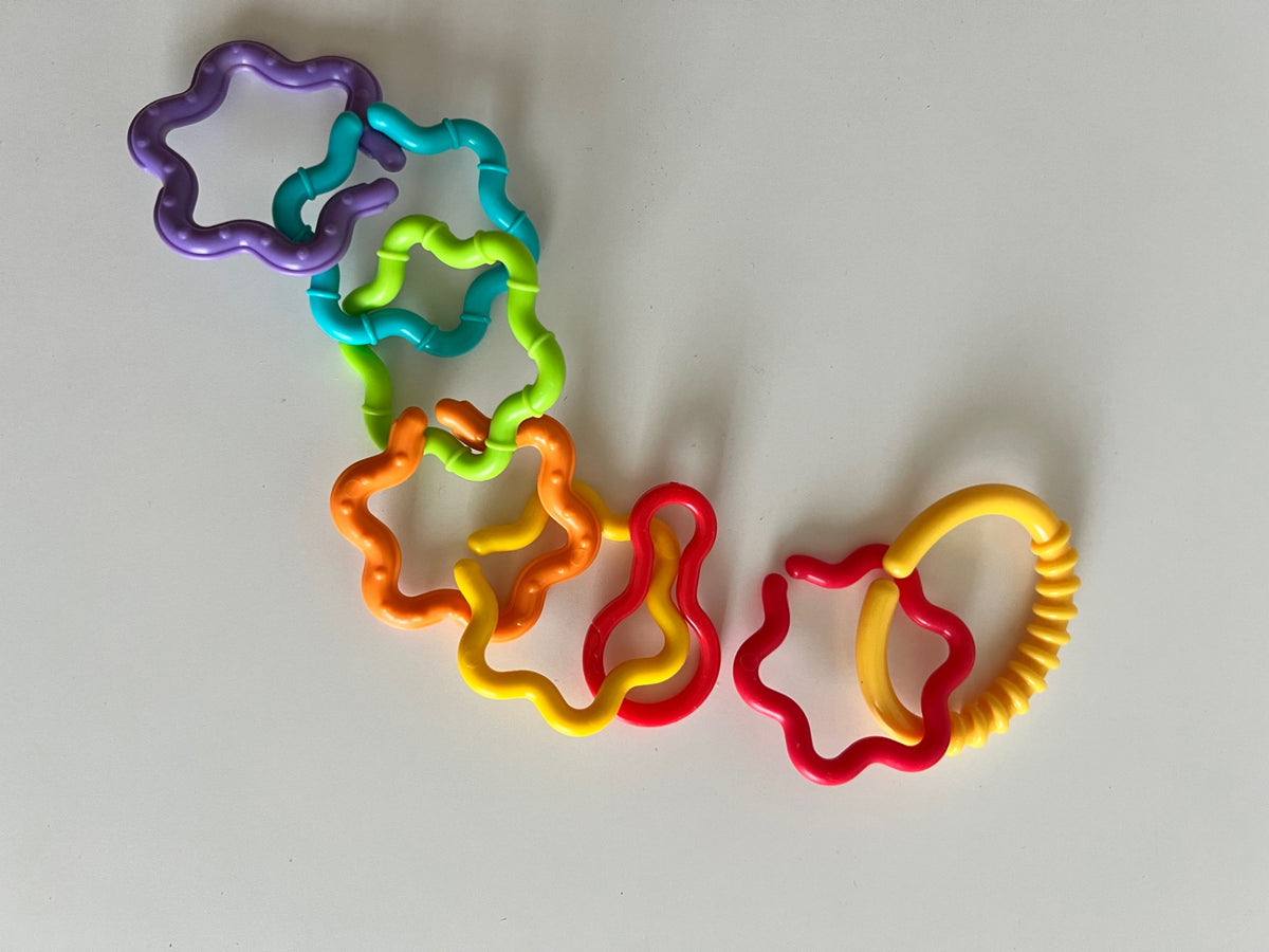 Chain toy