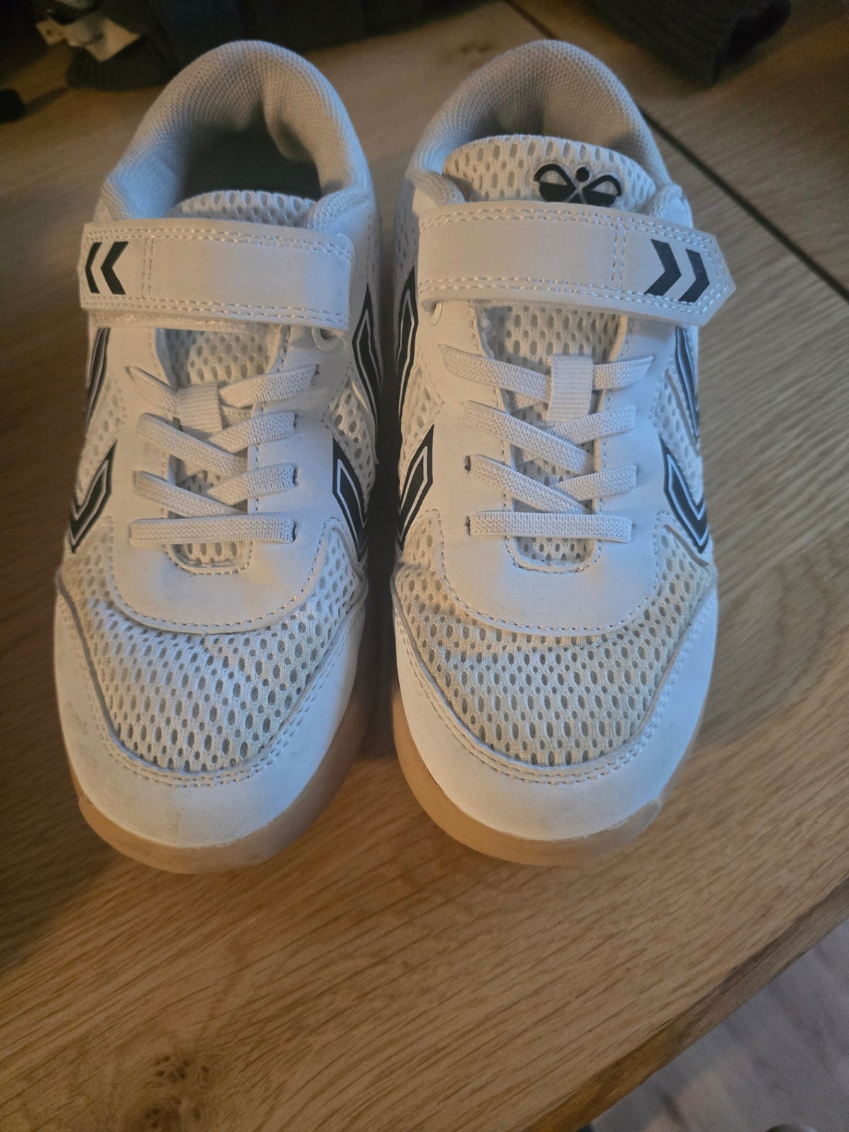 33 Hummel skór