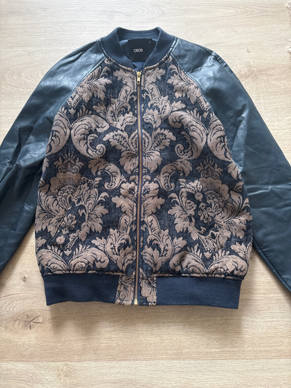 Asos blóma jakki (stærð S)