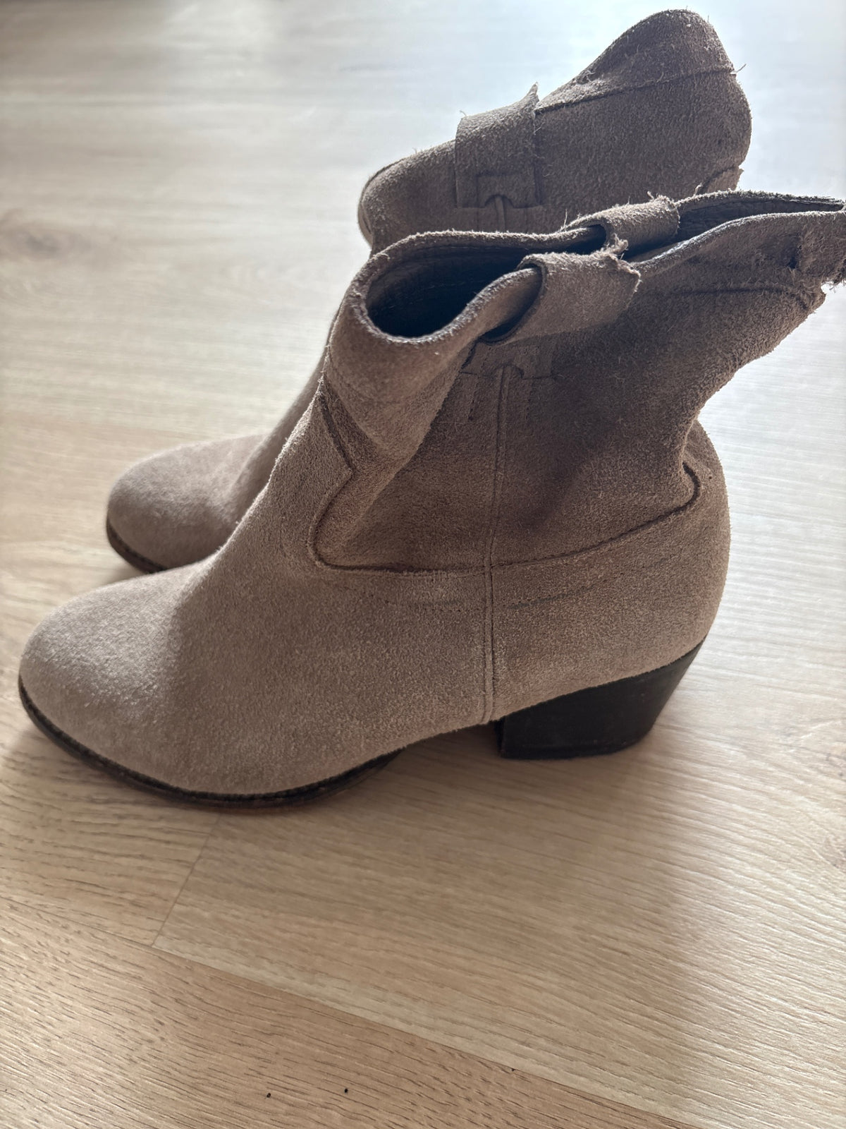 Vintage ljósbrún stígvél (stærð 40)