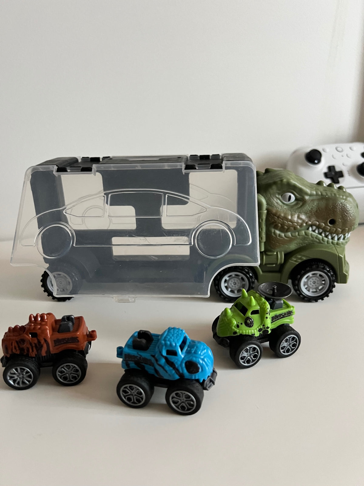 Dino monster truck 