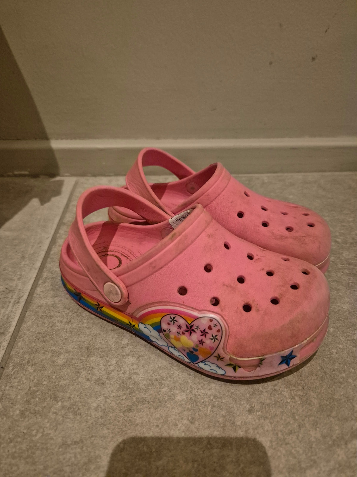 29 'crocs' 