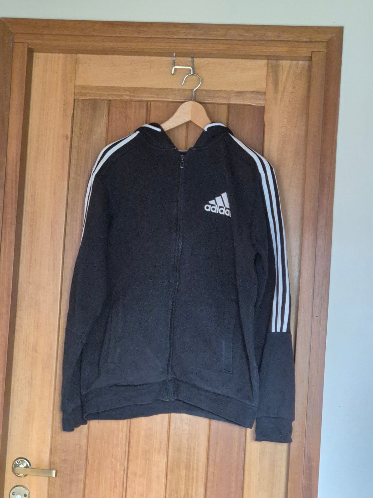 Adidas peysa