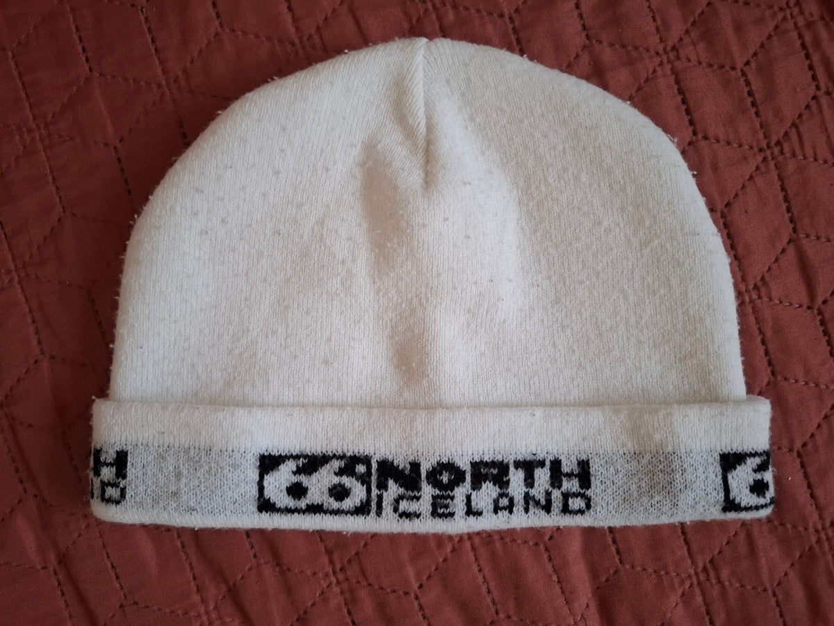 66N húfa 