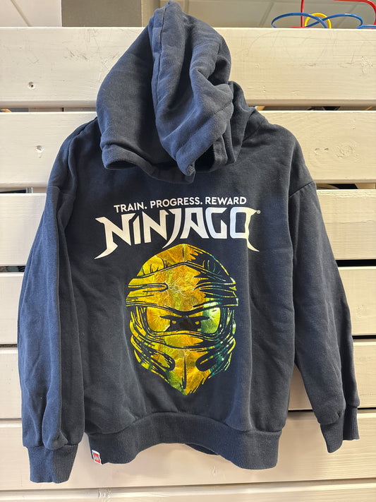 Ninjago hettupeysa 110/116