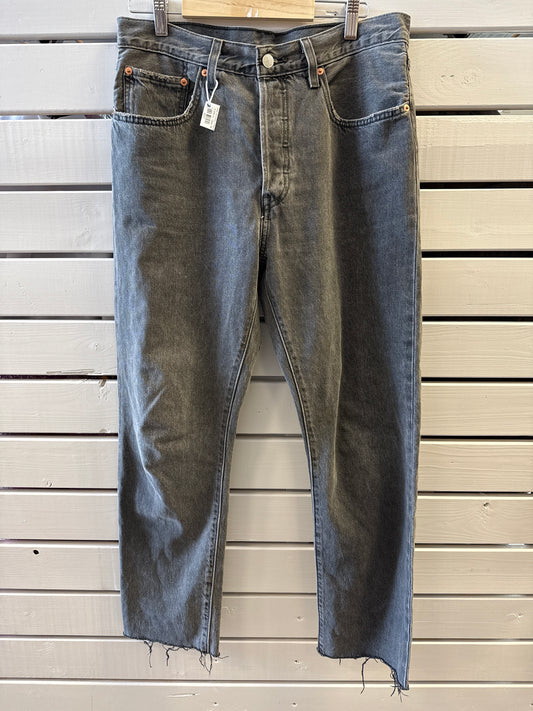 Gráar Levi’s buxur - W30L28.