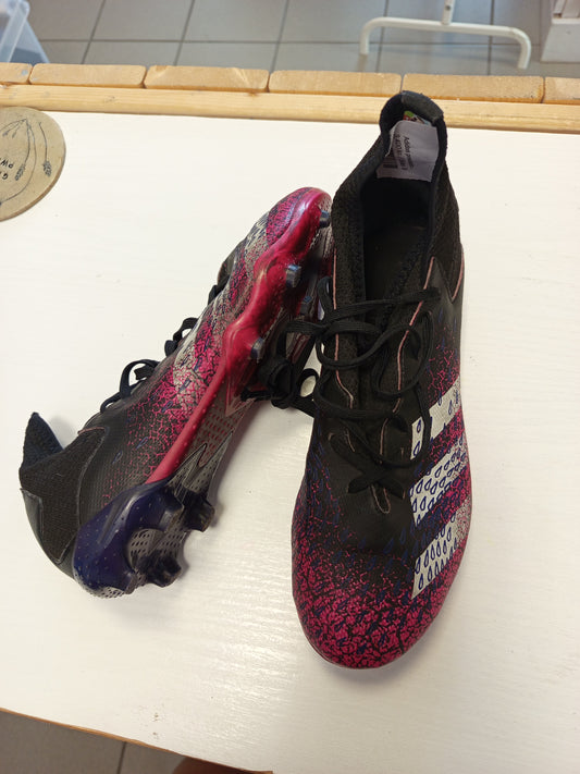 Adidas predator takkaskór 36,5, mjög heilir