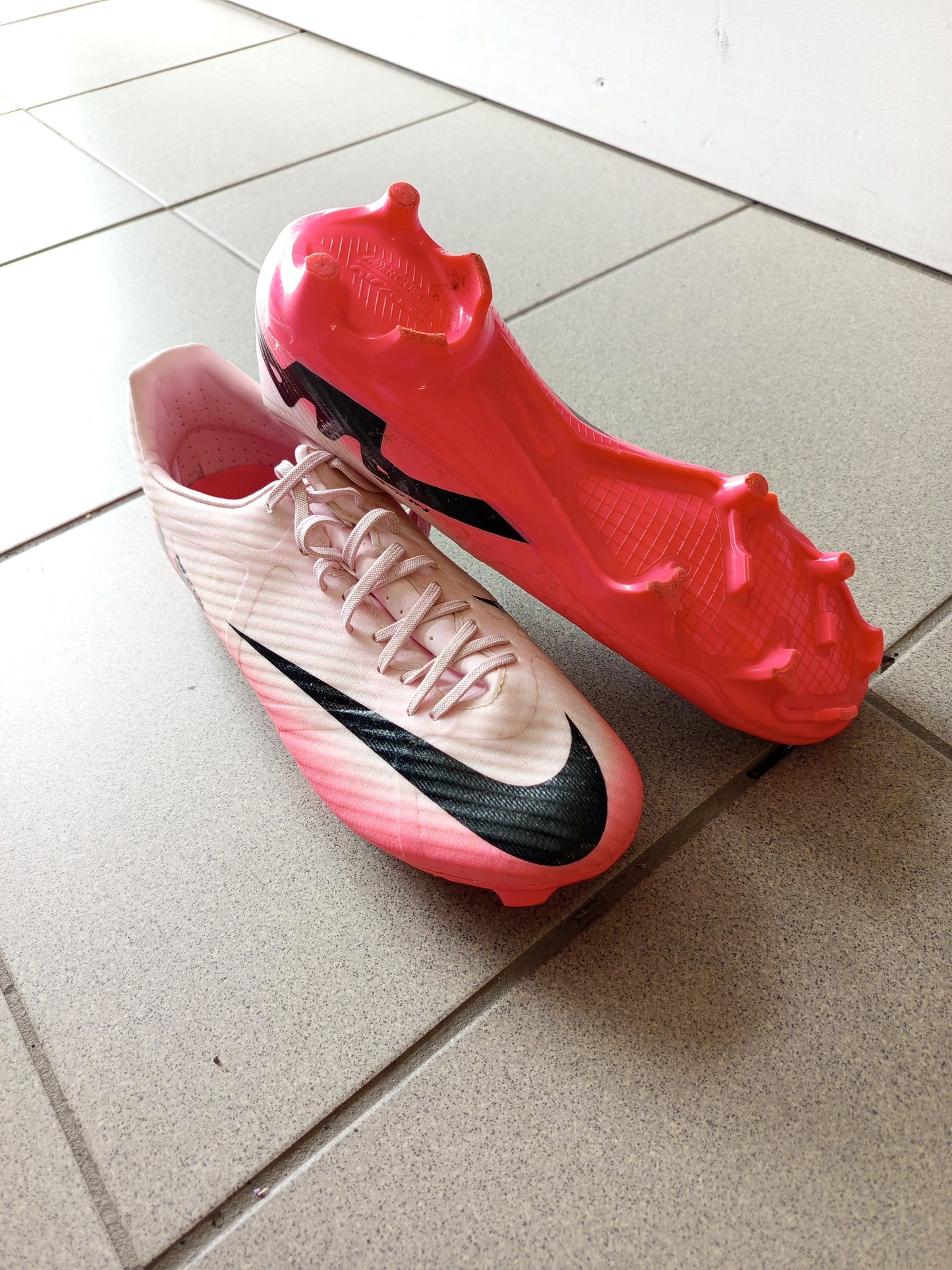 Nike fótboltaskór, notaðir einu sinni40,5