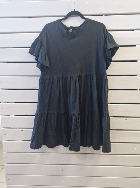 Only oversized kjóll M