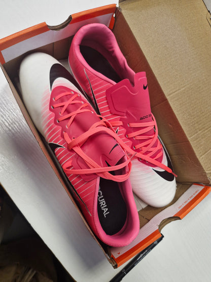 Splunkunýir Nike mercurial takkaskór 44.5