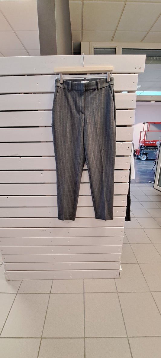grey pants