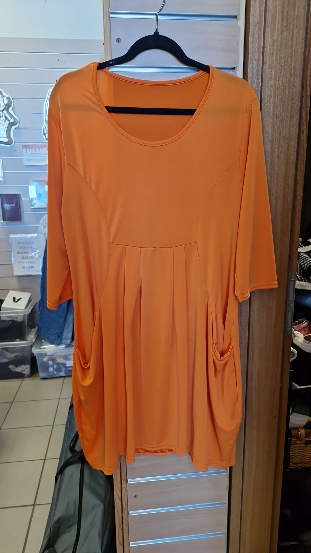 Orange kjóll ca XL-XXL