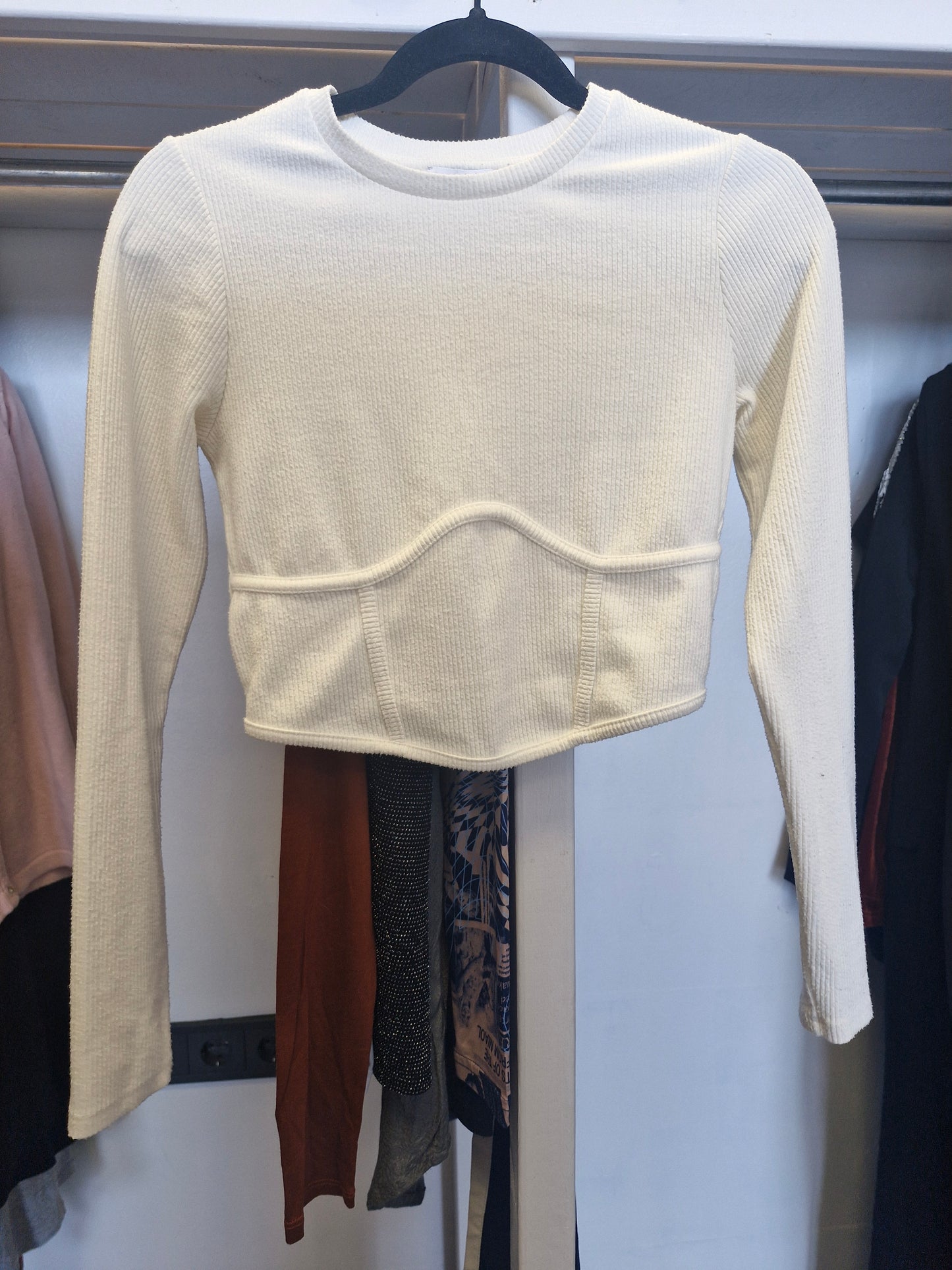 Bershka cropped peysa M