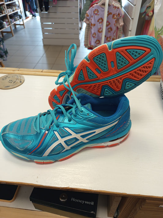 Asics blakskór 40,5 mjög lítið notaðir