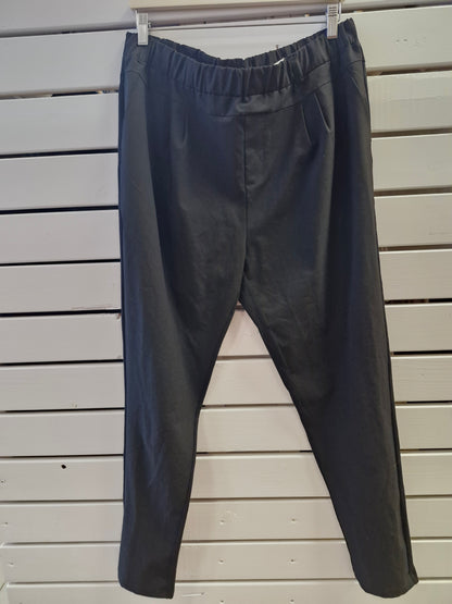 Kaffe svartar slacks 44