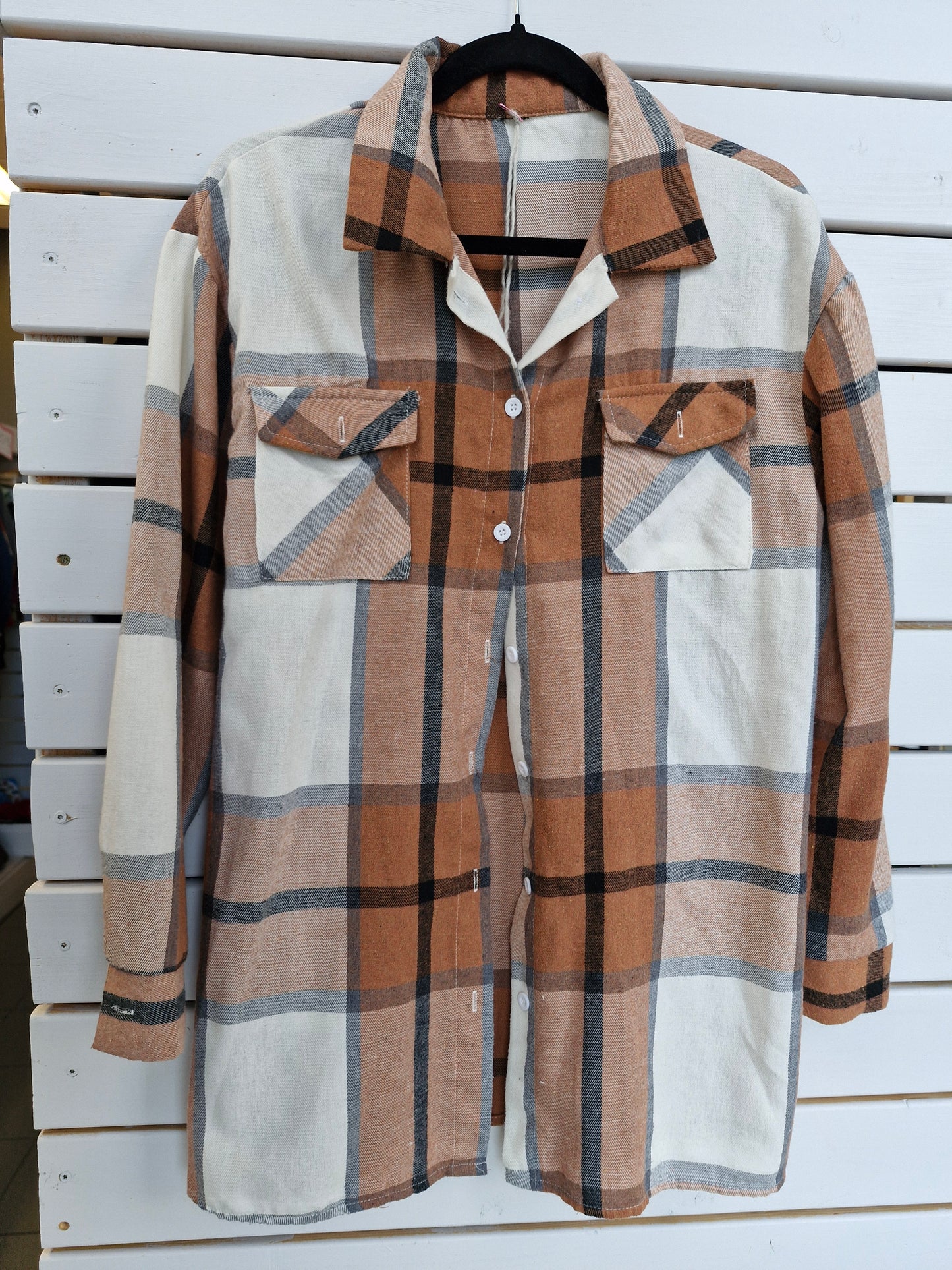 1 shirt cream brown
